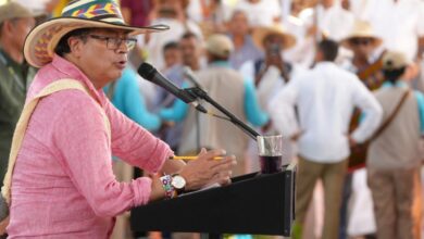 Photo of «Es hora de la movilización pacífica y la razón. Vamos por la Consulta Popular»: Presidente Petro