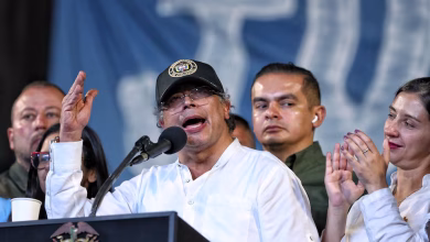 Photo of Gustavo Petro anunció que demandará al abogado de Miguel Uribe Turbay