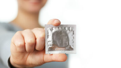 Photo of Invima lanza alerta por venta de condones falsificados en Colombia