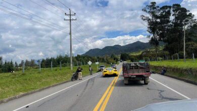 Photo of Choque entre Ferrari y moto en la vía La Calera – Sopó