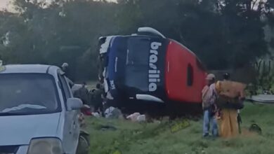 Photo of ¡Microsueño al volante! Bus de Brasilia se vuelca en la Troncal del Caribe