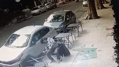 Photo of Estaba tomando un café y le cayó un vidrio en la cabeza
