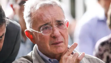 Photo of Uribe cuestiona a la Fiscalía por mantener investigación sobre El Aro, La Granja y Guacharacas