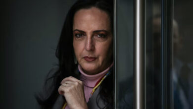 Photo of María Fernanda Cabal reaccionó al retrato de Gustavo Petro