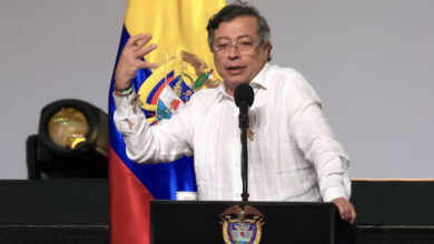 Photo of Petro insiste en desconocer triunfo de Abelardo de la Espriella pese a certificación del CNE