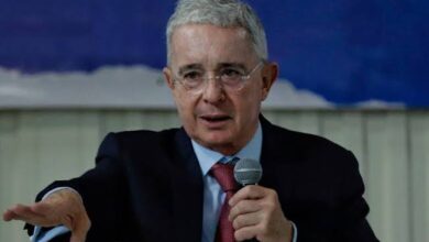Photo of «Quieren llevarme a la cárcel por el resto de mi vida»: Álvaro Uribe