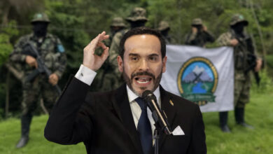 Photo of “Los voy a mandar al infierno”: Presidente De la Espriella llegó armado a Santa Marta