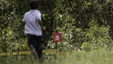 Photo of Tres jóvenes cayeron en campo minado en Tibú: uno de ellos falleció